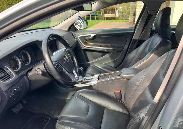 Volvo S60 cena 44900 przebieg: 149900, rok produkcji 2010 z Brusy małe 121